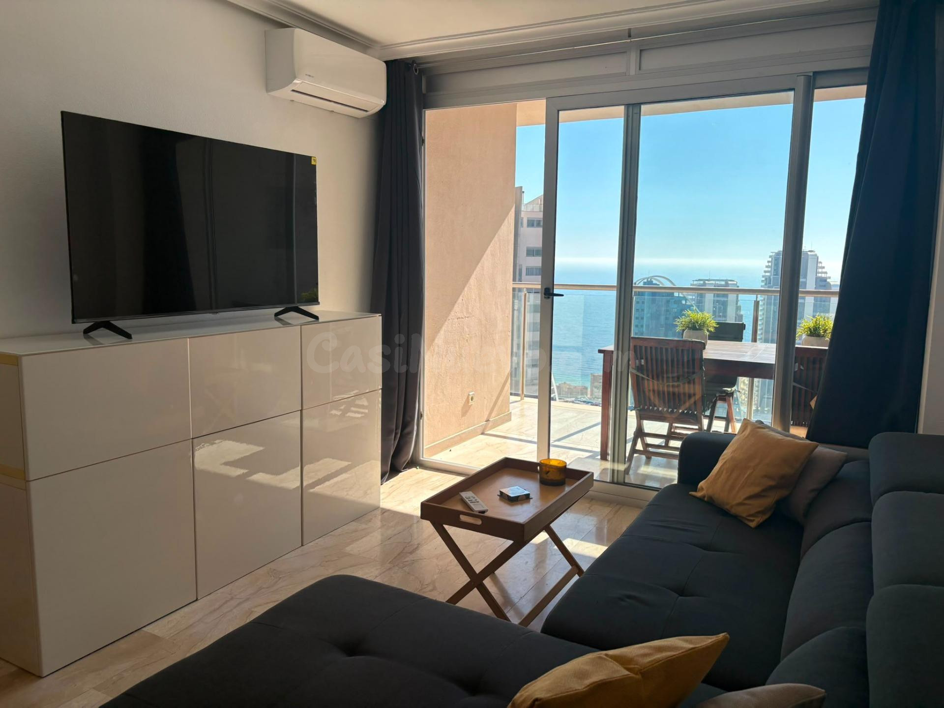 Acogedor Piso de 1 Dormitorio con Terraza y Parking – Av. Adolfo Suárez, Benidorm