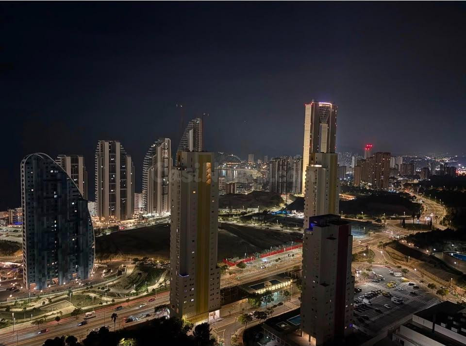 Acogedor Piso de 1 Dormitorio con Terraza y Parking – Av. Adolfo Suárez, Benidorm - foto 3