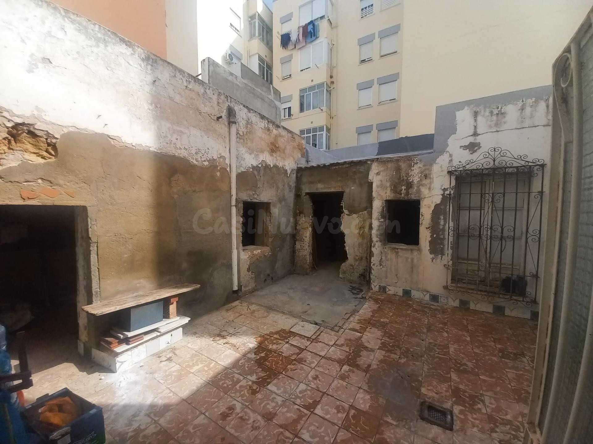CASA PARA REFORMAR EN EL CENTRO - foto 2