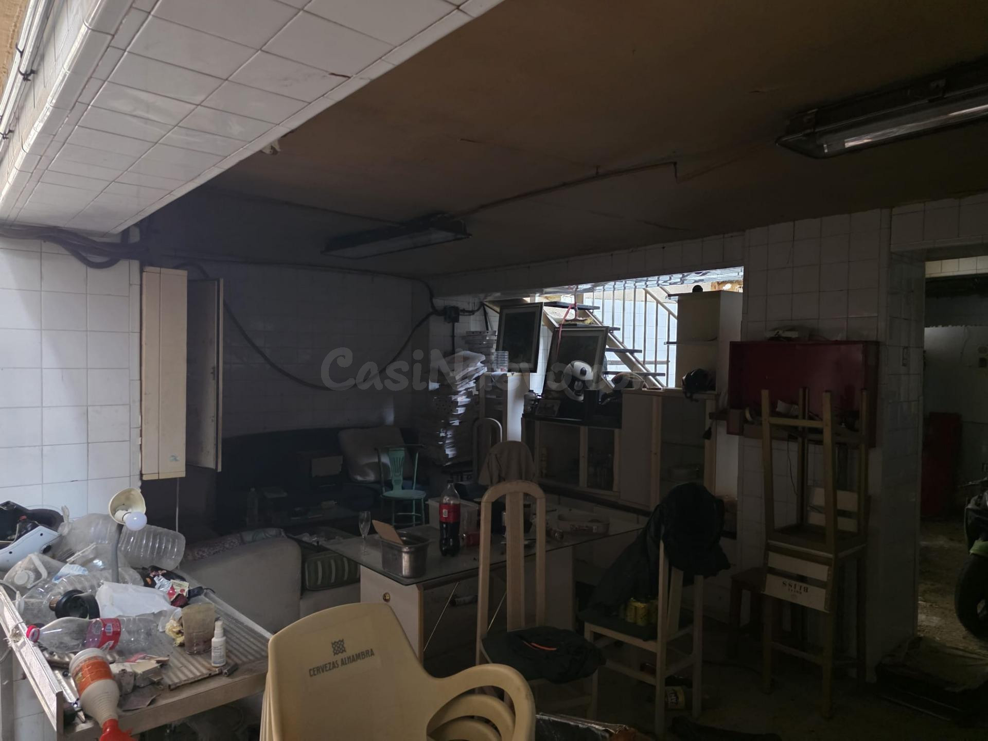 Local de 200 m2 y vivienda de 200 m2 en el corazón de Cúllar - foto 3