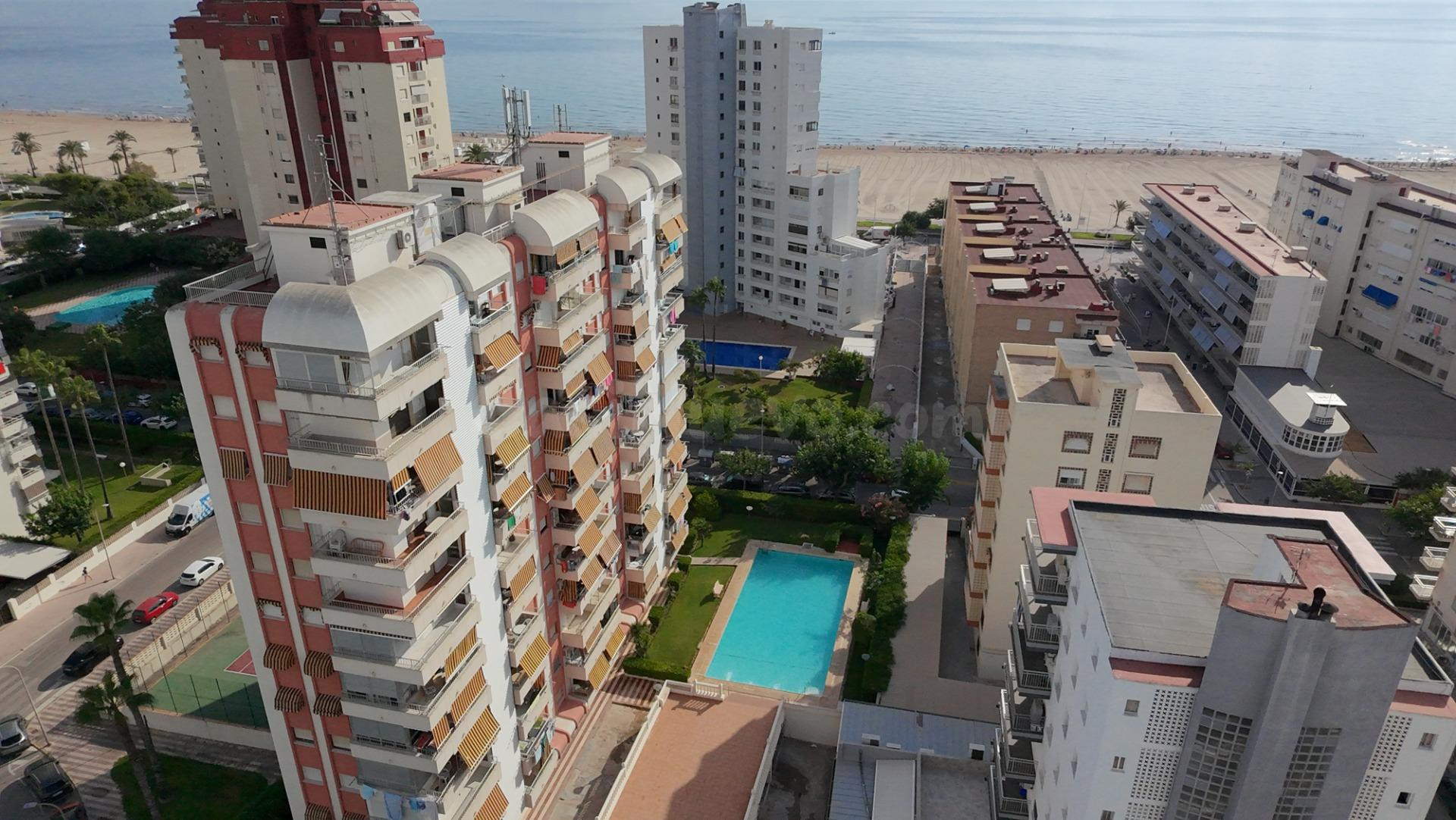 Apartamento en edificio Gandiazar I, a 100 mts del mar c/pis