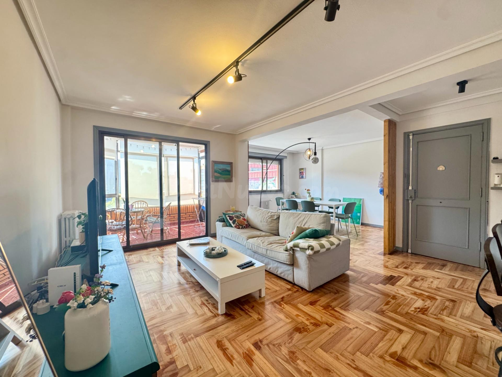 PISO DE 3 habitaciones CON GARAJE Y TRASTERO, VIGO. Ref. P463