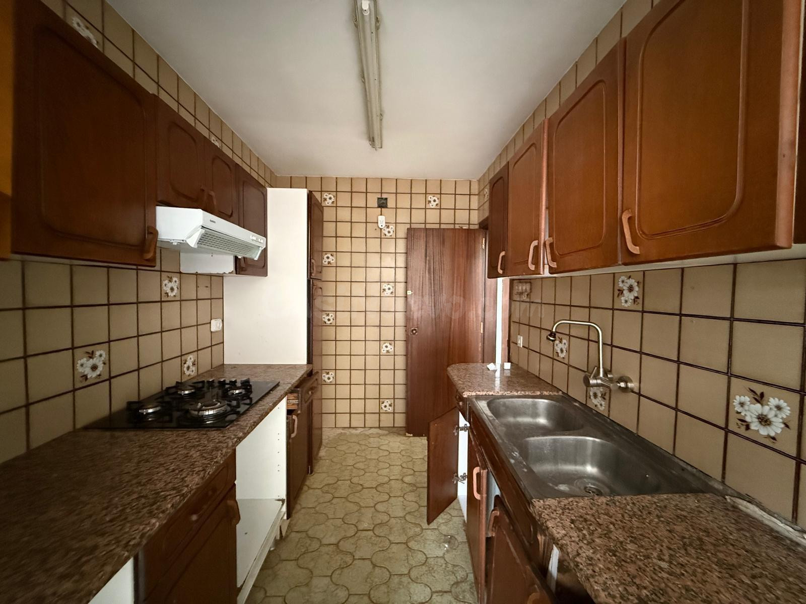 Chalet adosado de 3 dormitorios con garaje, terrazas y jardín en Calafell