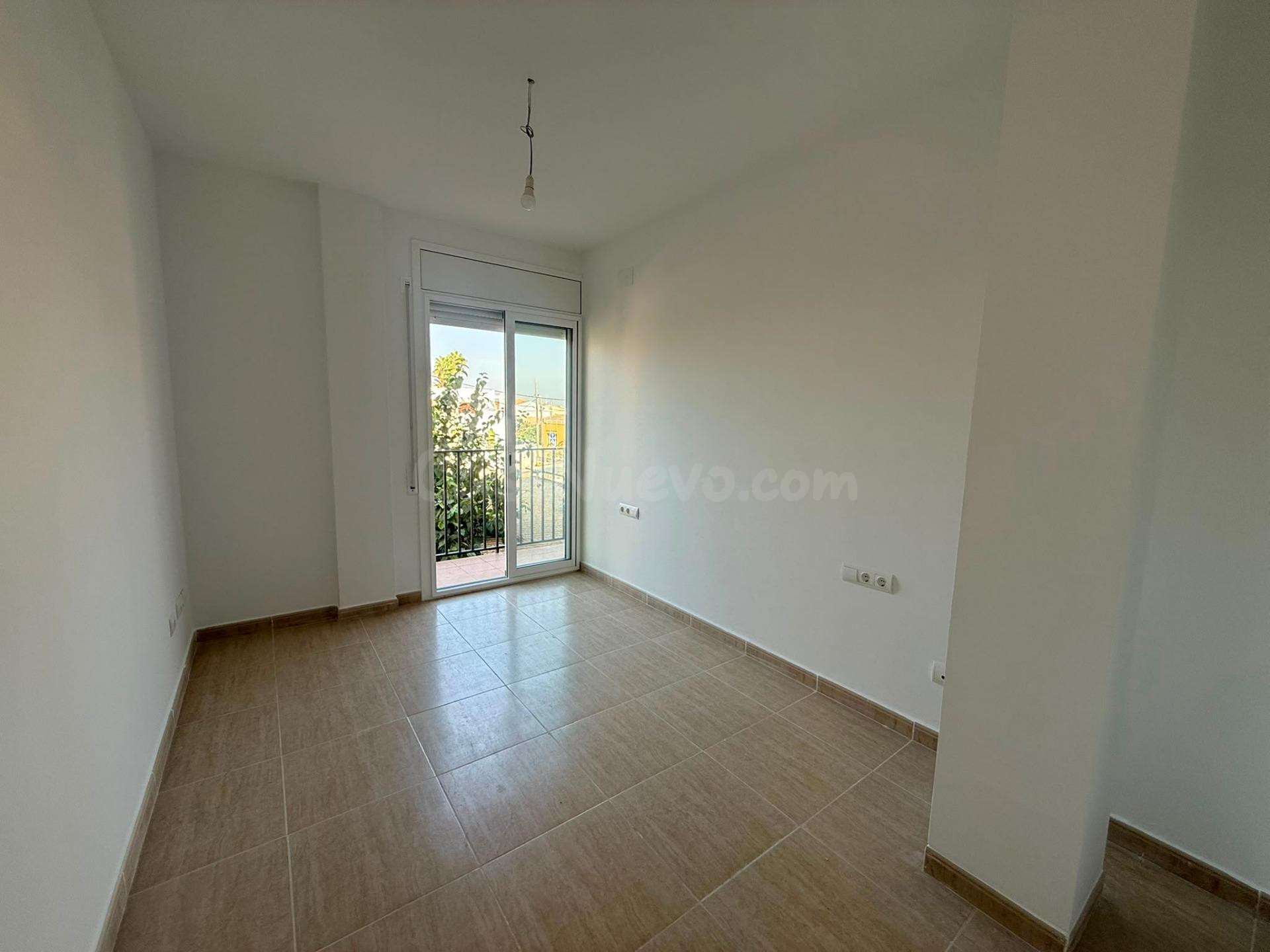 Acogedor apartamento de 58m2 en el centro de Deltebre - foto 3