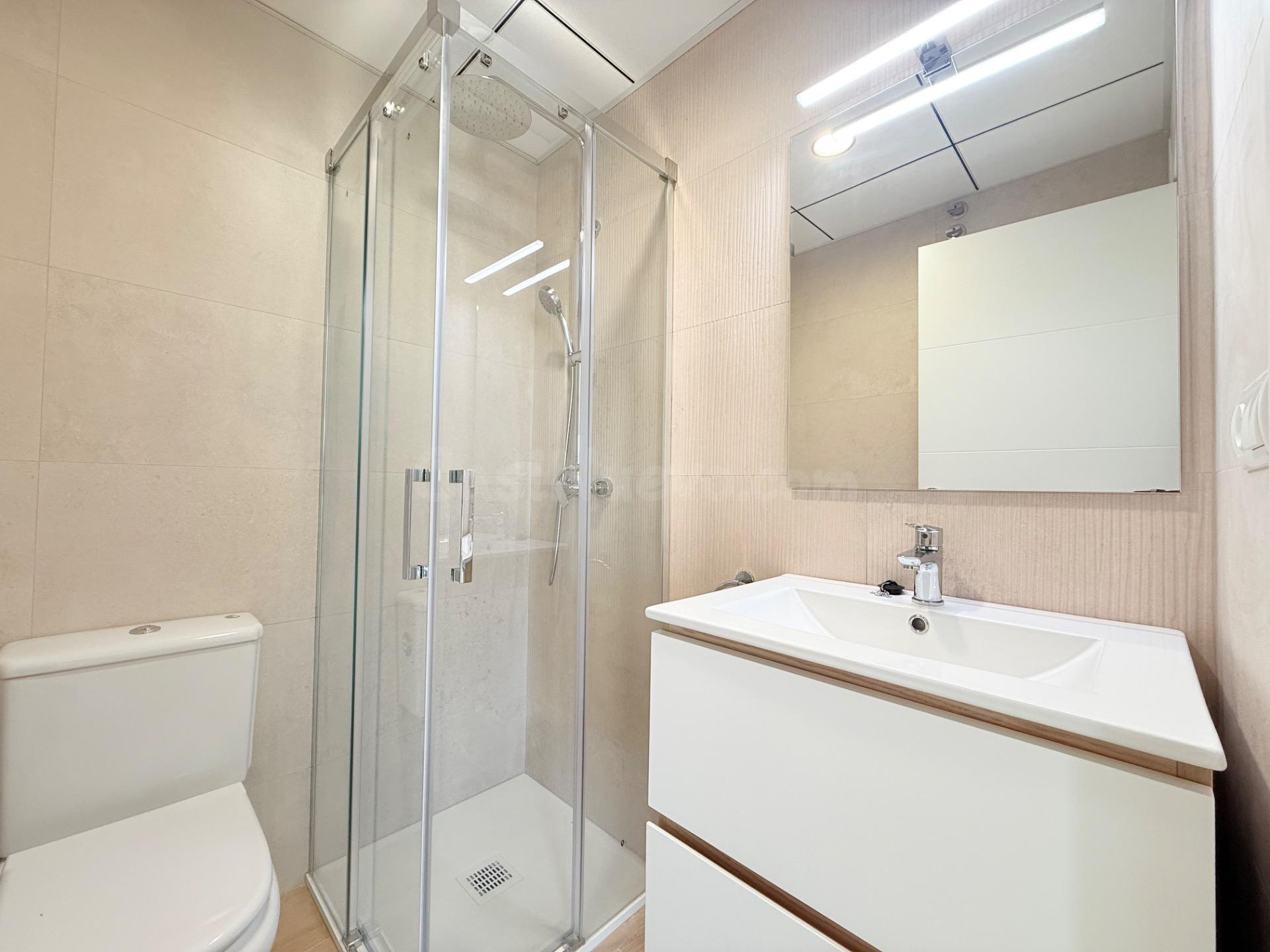 Espectacular duplex de 96m2, luminoso y muy céntrico en Deltebre - foto 5