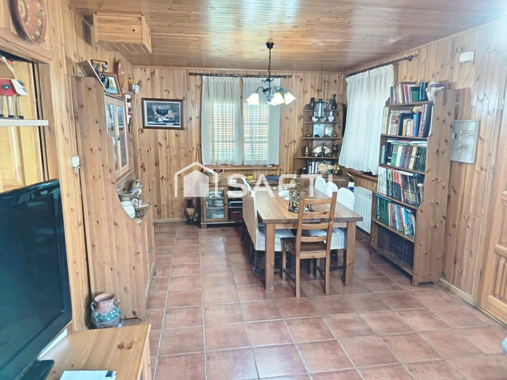 Chalet independiente con piscina privada y amplia parcela en - foto 3