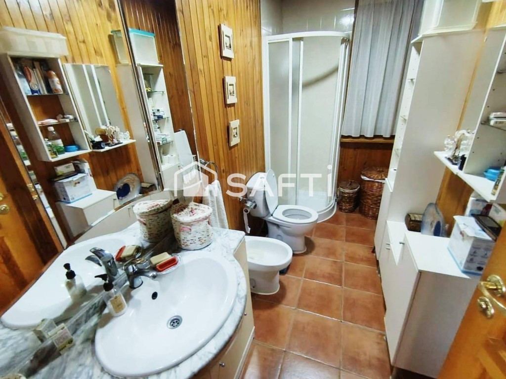 Chalet independiente con piscina privada y amplia parcela en - foto 5