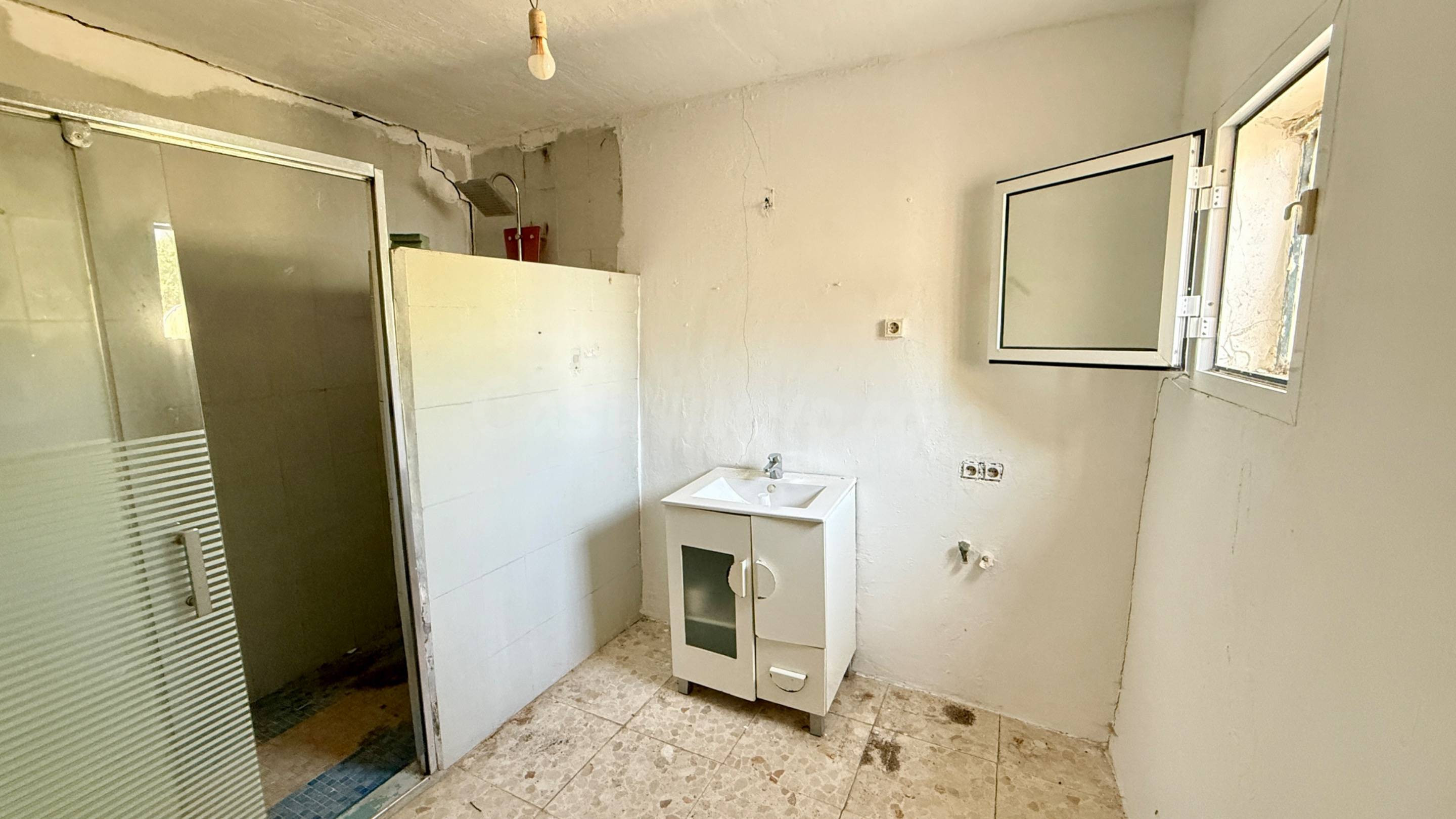 Finca Rústica con Vivienda, Pozo Legalizado y 5.762 m2 de Na - foto 5