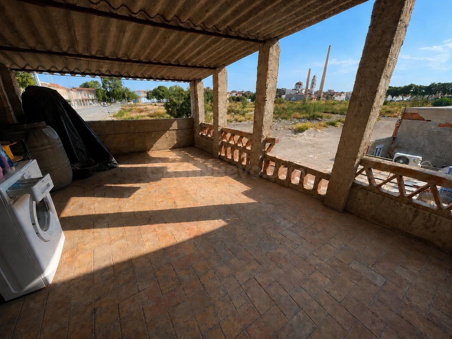 Tu Buena Casa te presenta esta casa en Lorquí con un gran patio y muchas posibilidades.