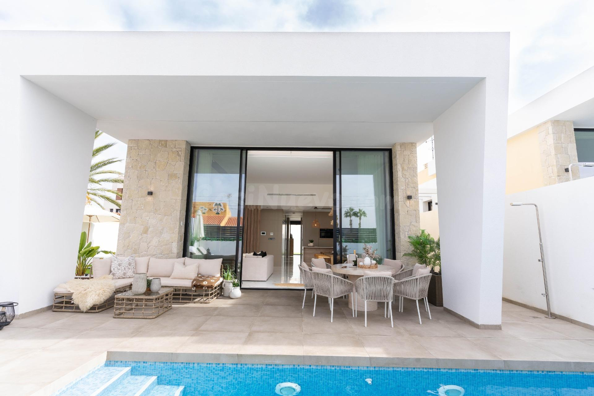Villa Moderna con Estilo Escandinavo y Vistas a la Laguna Ro - foto 3