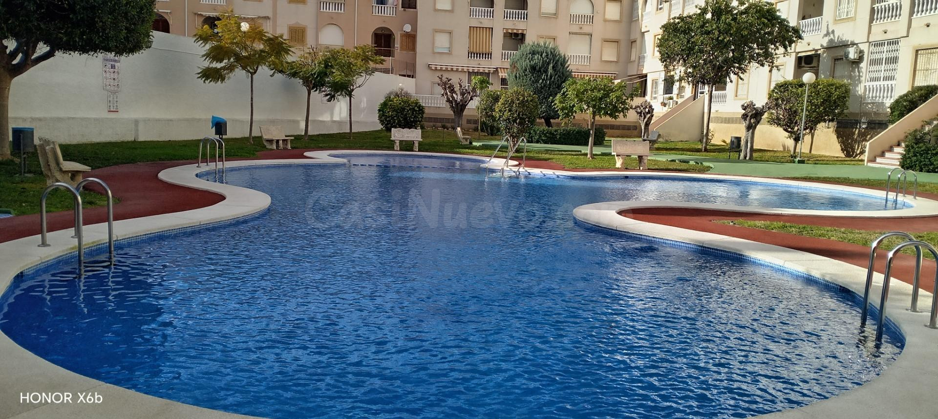 Encantador ático con 3 dormitorios y piscina comunitaria