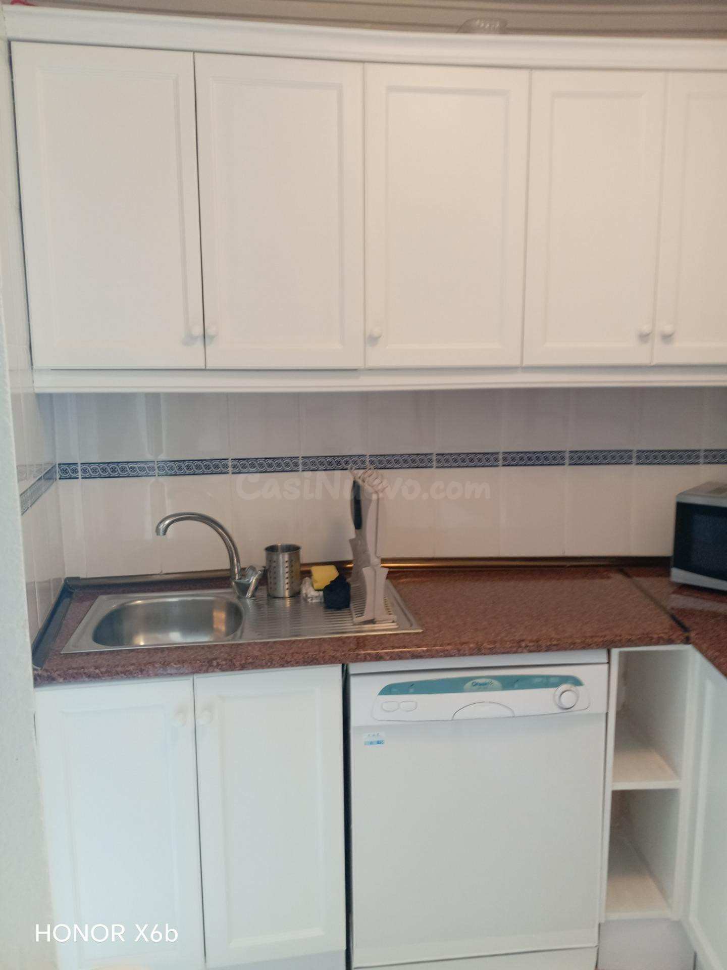 Encantador ático con 3 dormitorios y piscina comunitaria - foto 3