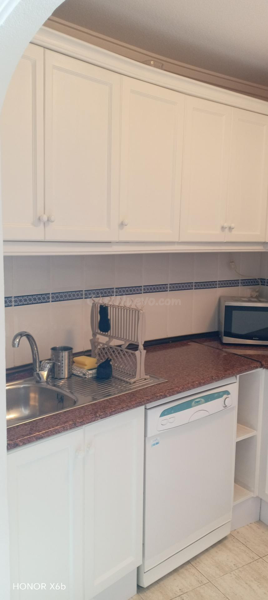 Encantador ático con 3 dormitorios y piscina comunitaria - foto 4