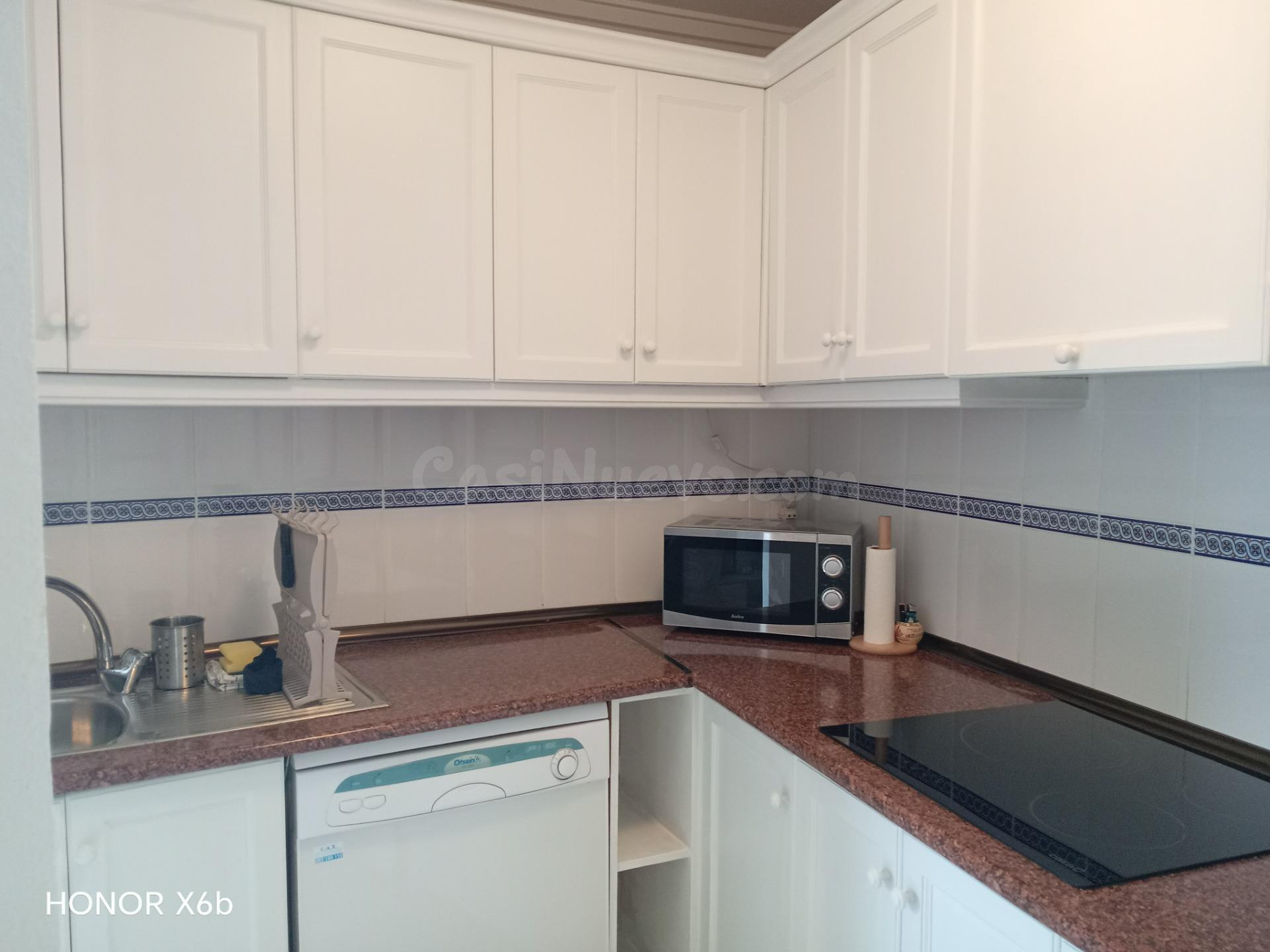 Encantador ático con 3 dormitorios y piscina comunitaria - foto 5