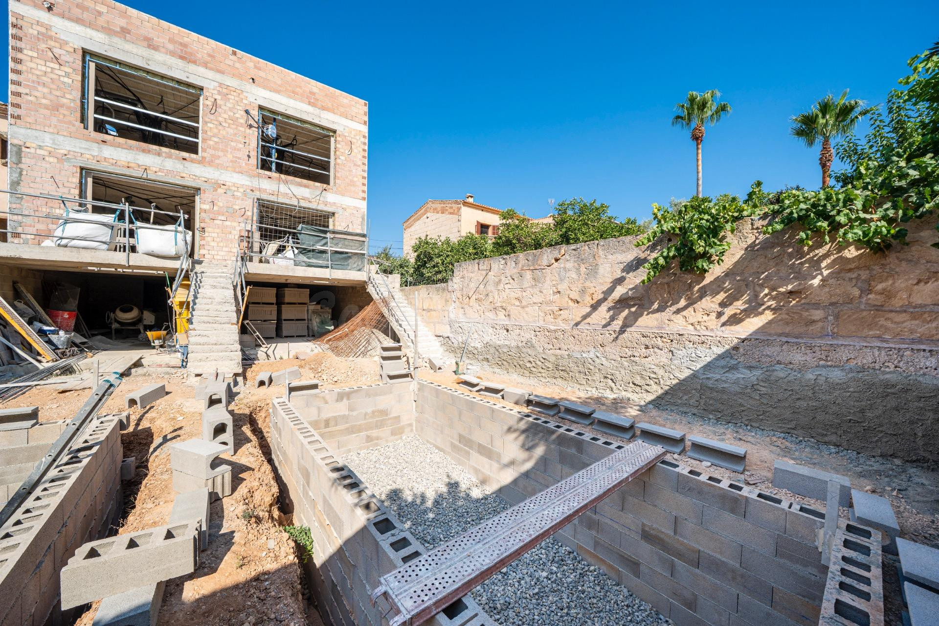 ADOSADO DE OBRA NUEVA CON PISCINA EN VILAFRANCA - foto 3