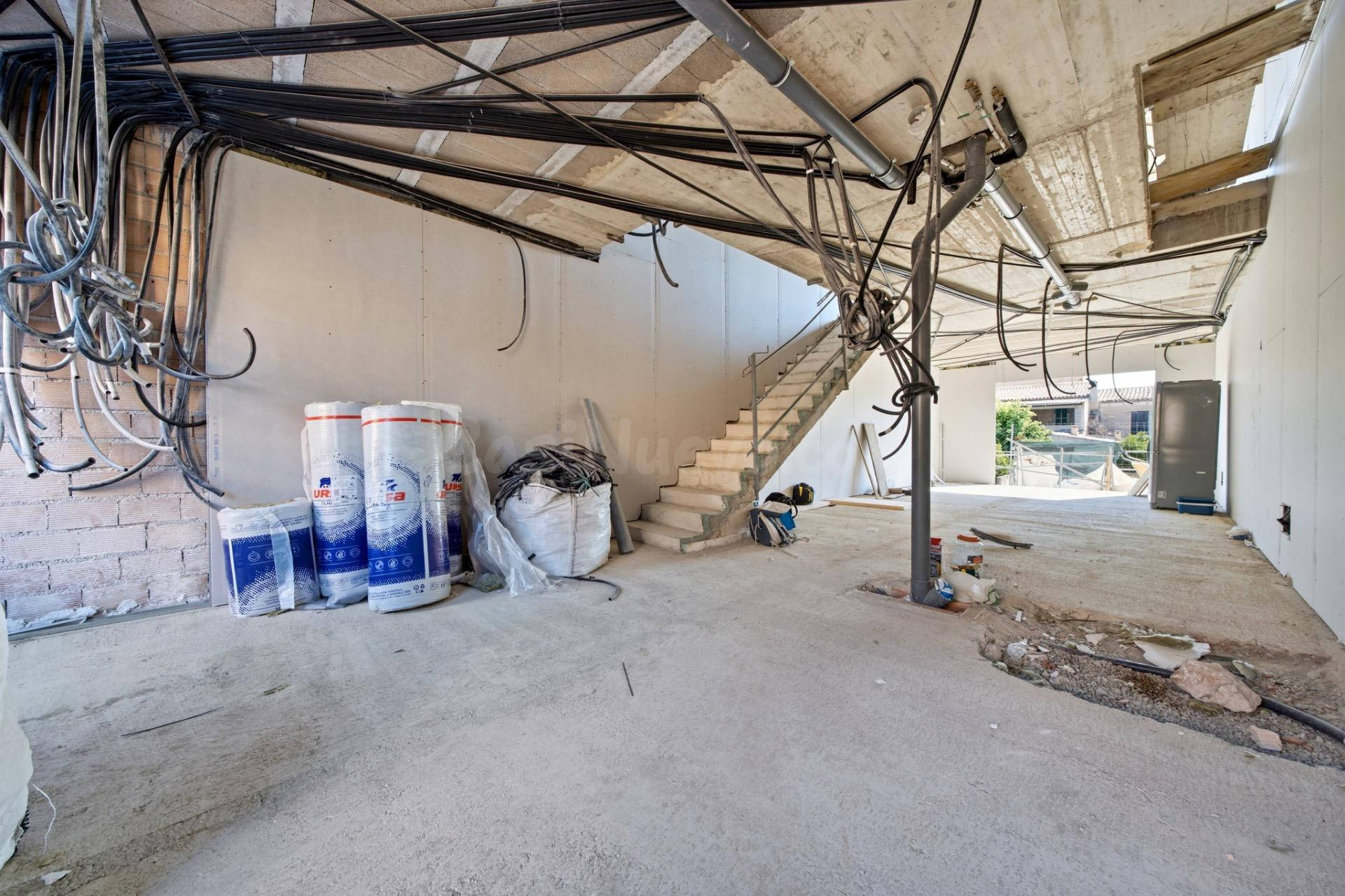 ADOSADO DE OBRA NUEVA CON PISCINA EN VILAFRANCA - foto 5