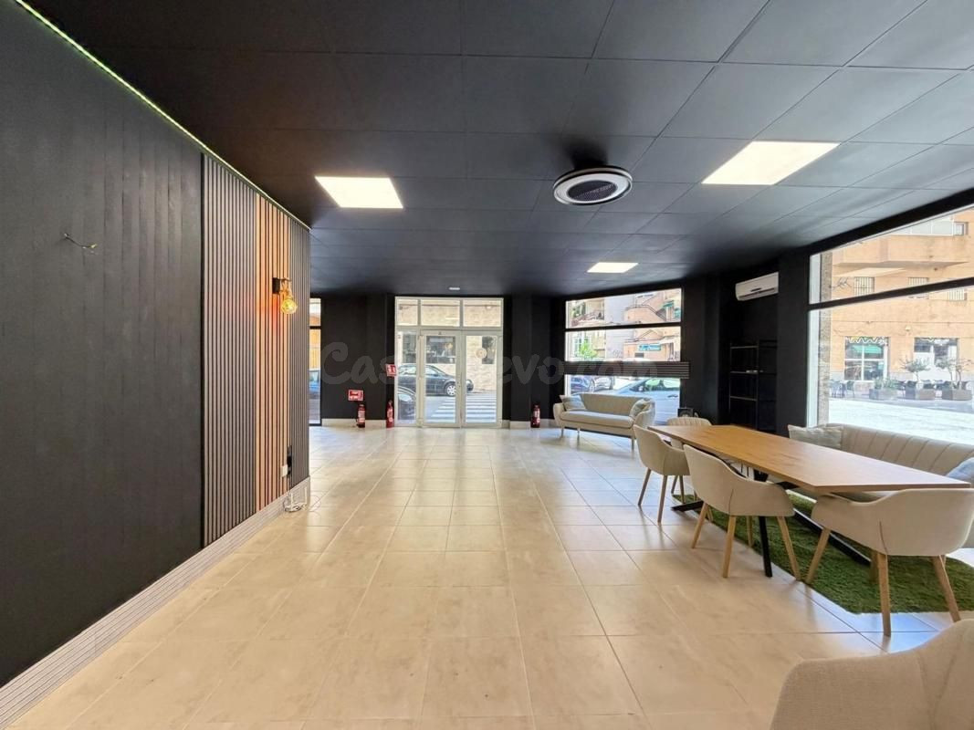 Local comercial 121m² en venta - Estacion de autobuses - foto 3