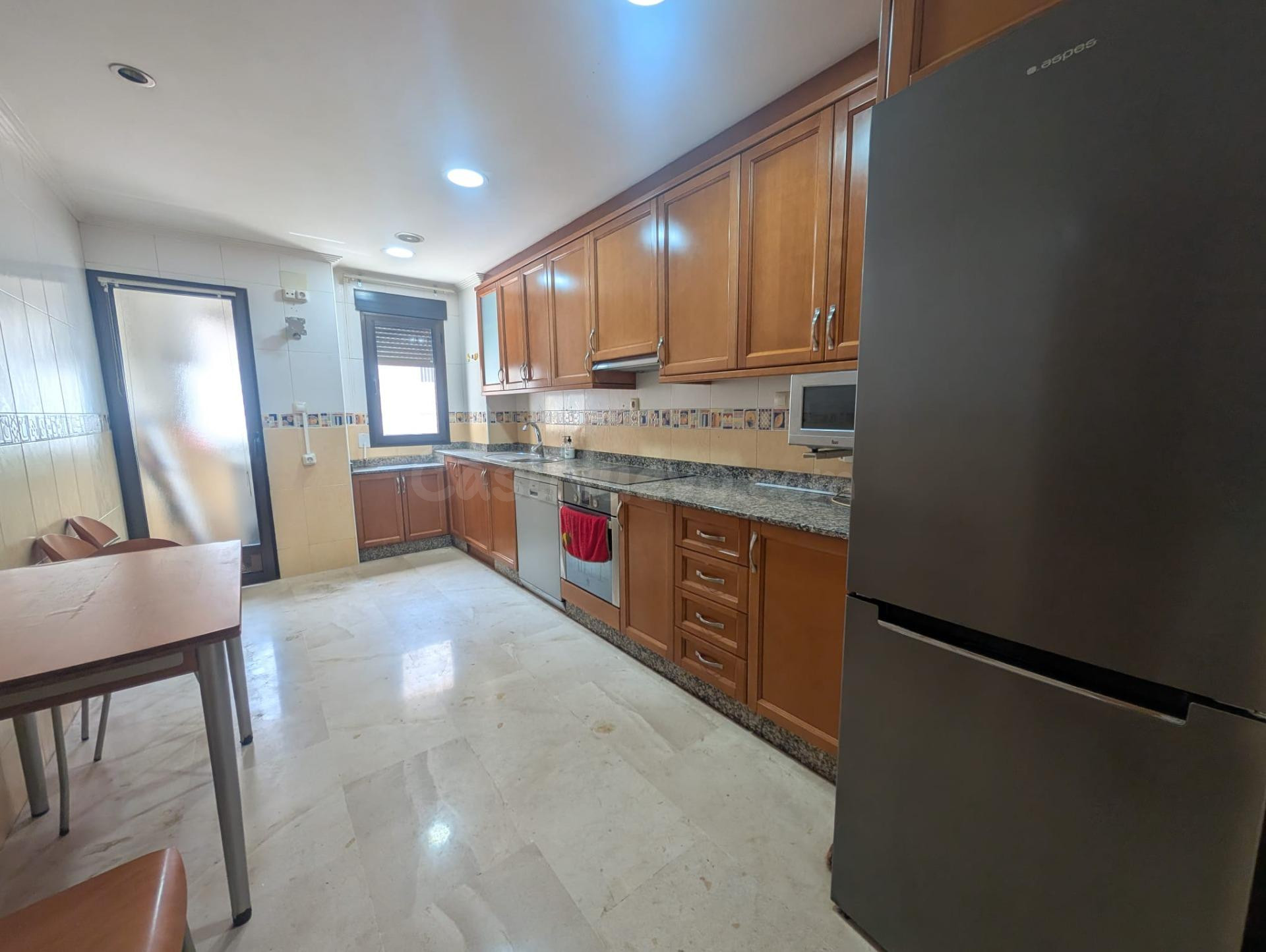¡Tu VIVIENDA CON 4 DORMITORIOS en el corazón de Elche! - foto 3
