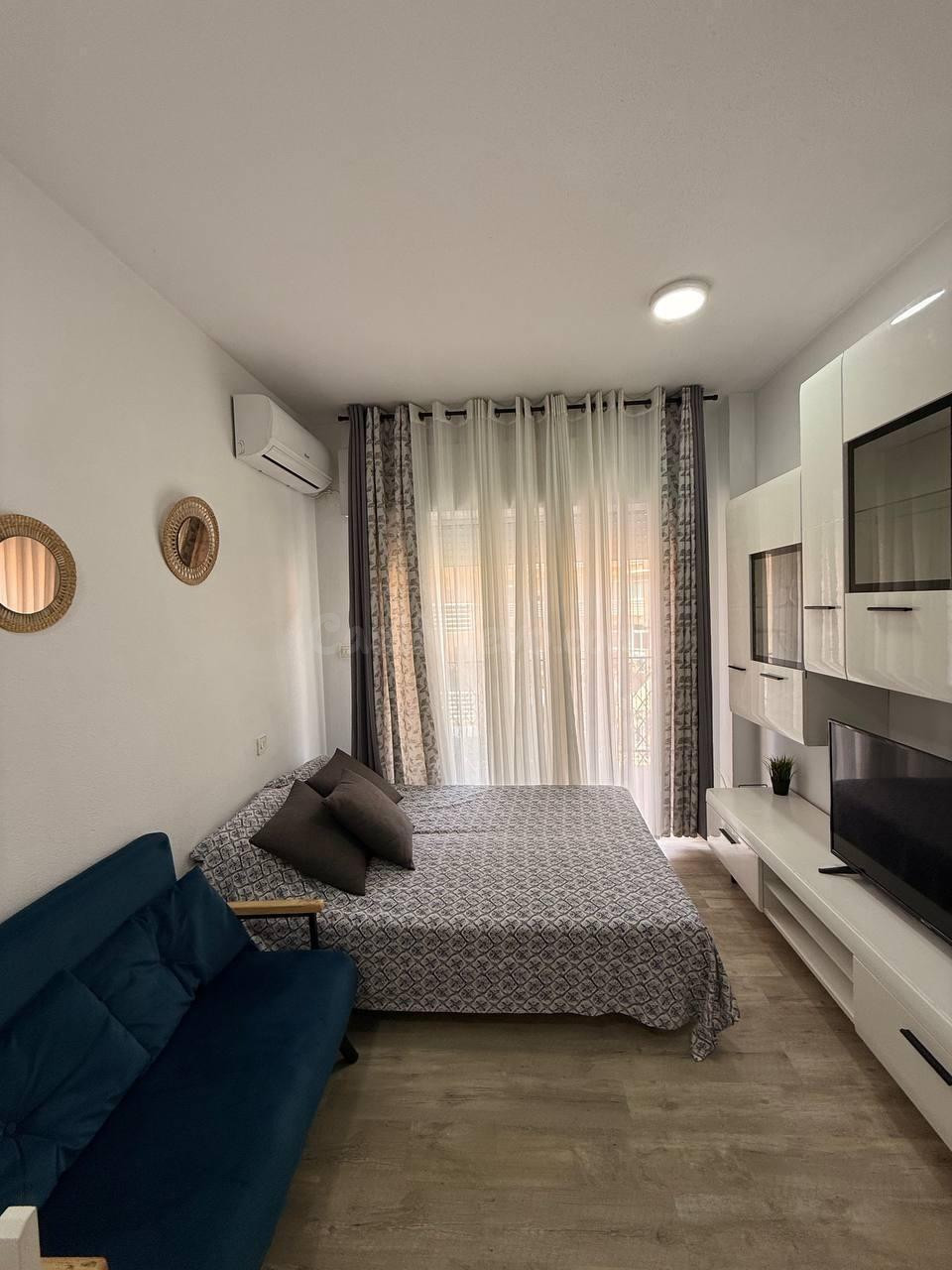 Acogedor Estudio Reformado en Playa del Cura, Torrevieja - foto 4