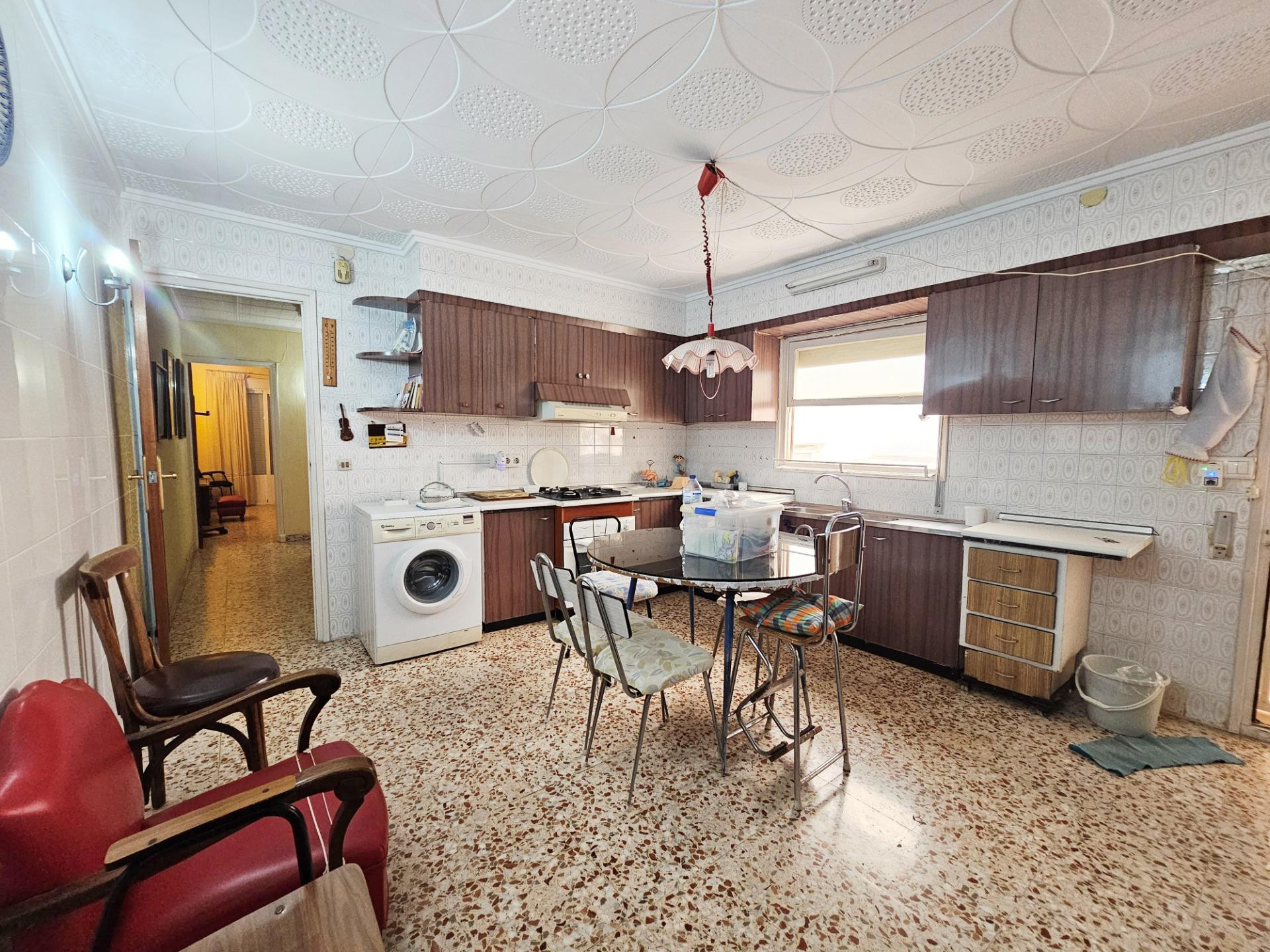 Edificio completo para inversores en el centro de Torrevieja - foto 3