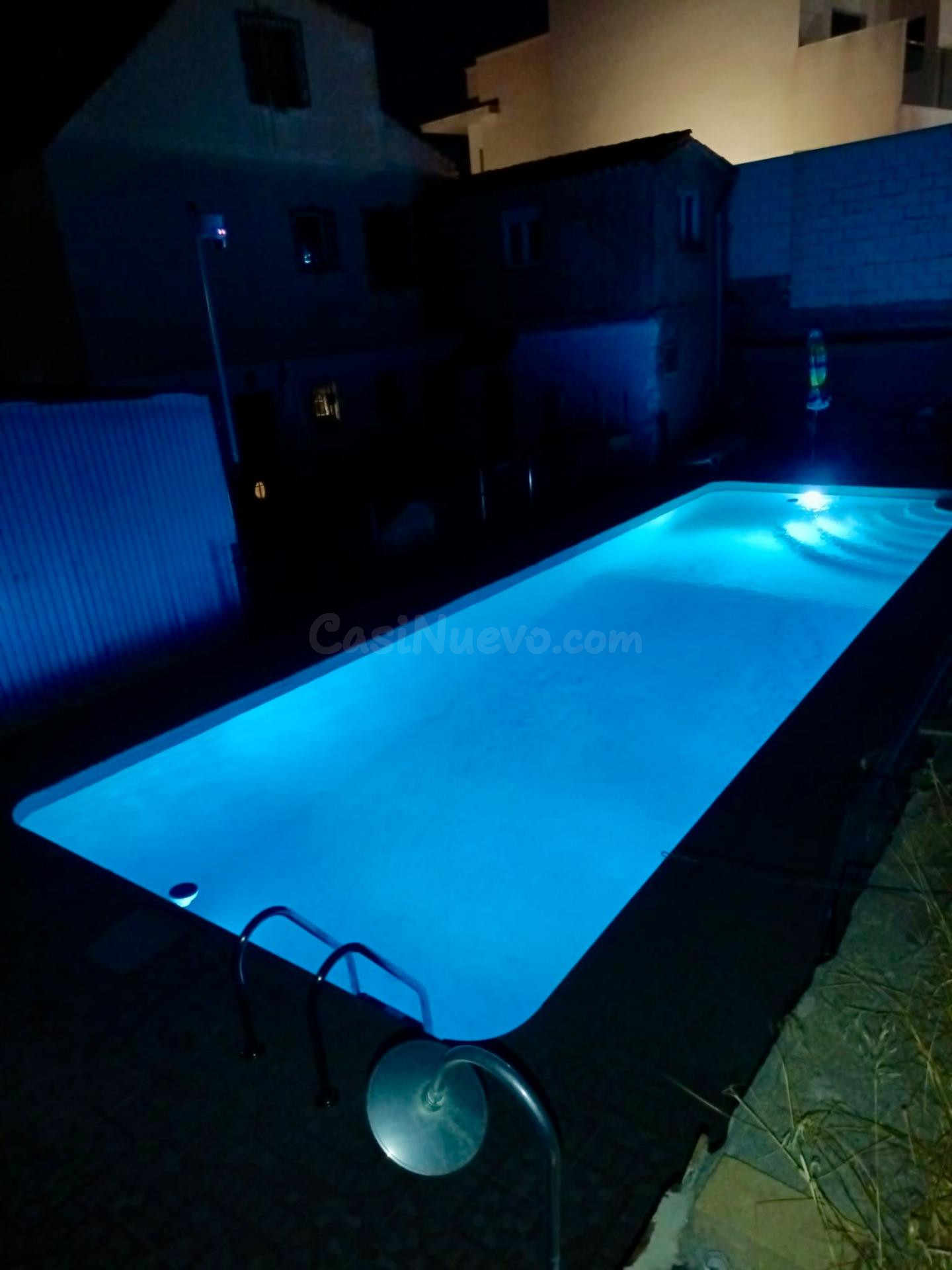 Exclusivo chalet independiente con piscina y gran parcela urbana en Huércal de Almería
