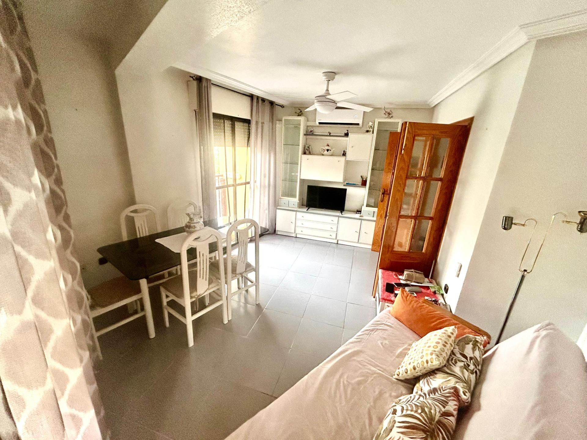 Piso en Águilas a 700 metros de la playa, con vistas abierta - foto 2