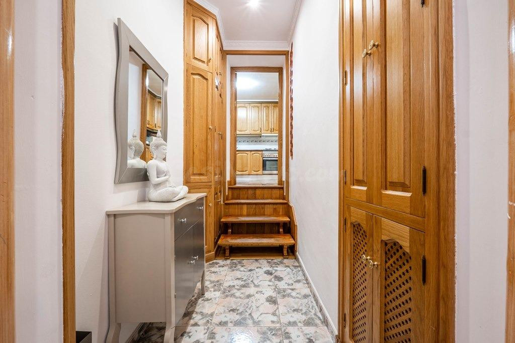 Piso reformado, con 3 dormitorios y 1 baño en pleno centro d - foto 5