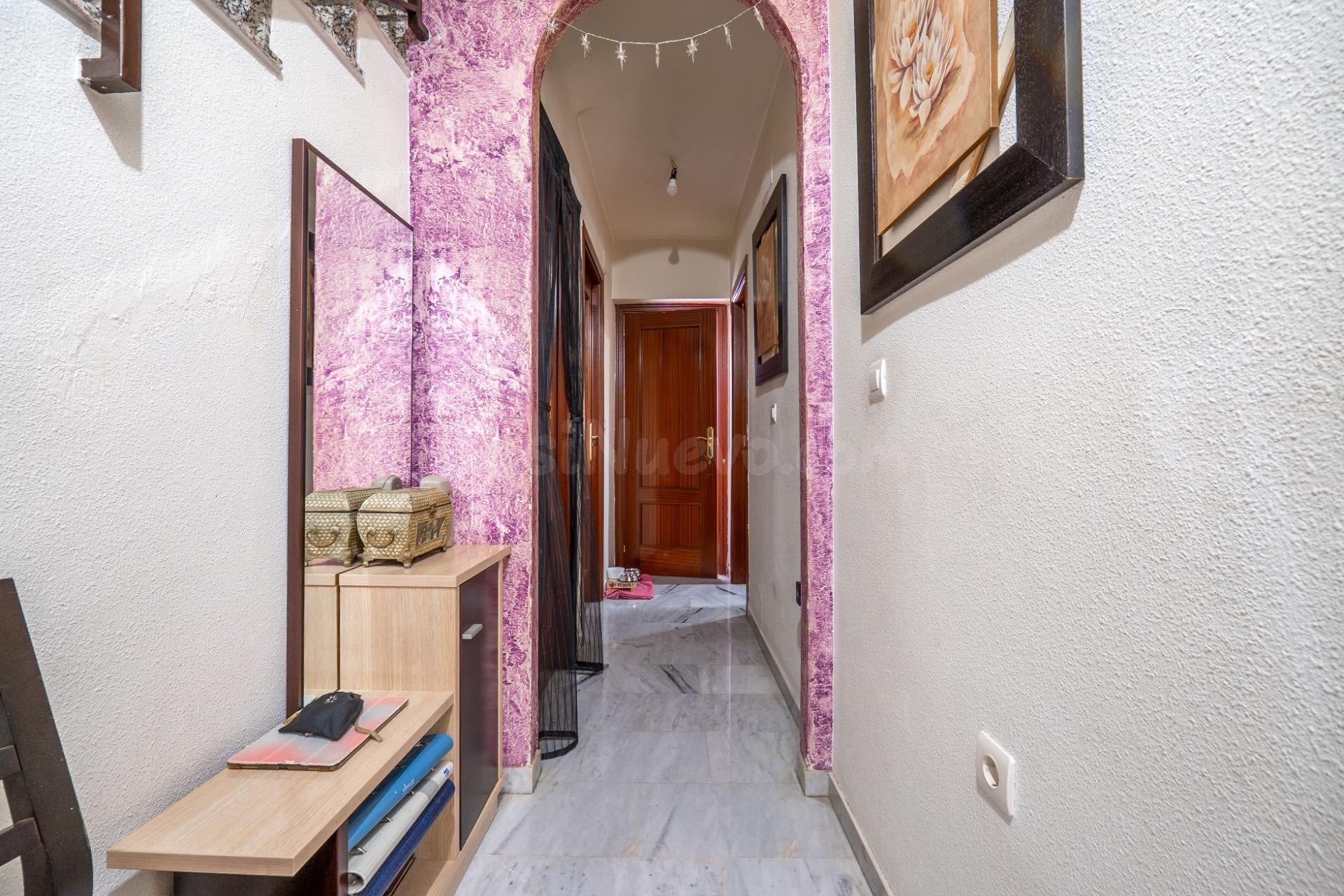 ¡MAGNIFICA CASA UNIFAMILIAR ADOSADA EN LOMALINDA, OGIJARES! - foto 3