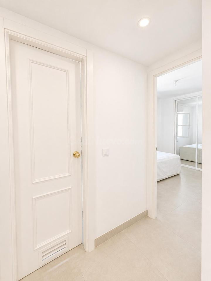 Ático reformado con 70m2 terraza en Benalmar Playa, Benalmád - foto 4