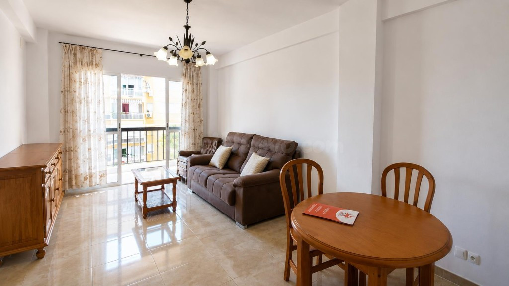 PISO DE 75M2, MUY AMPLIO Y LUMINOSO, BUENÍSIMA ZONA  DE PARQ - foto 4