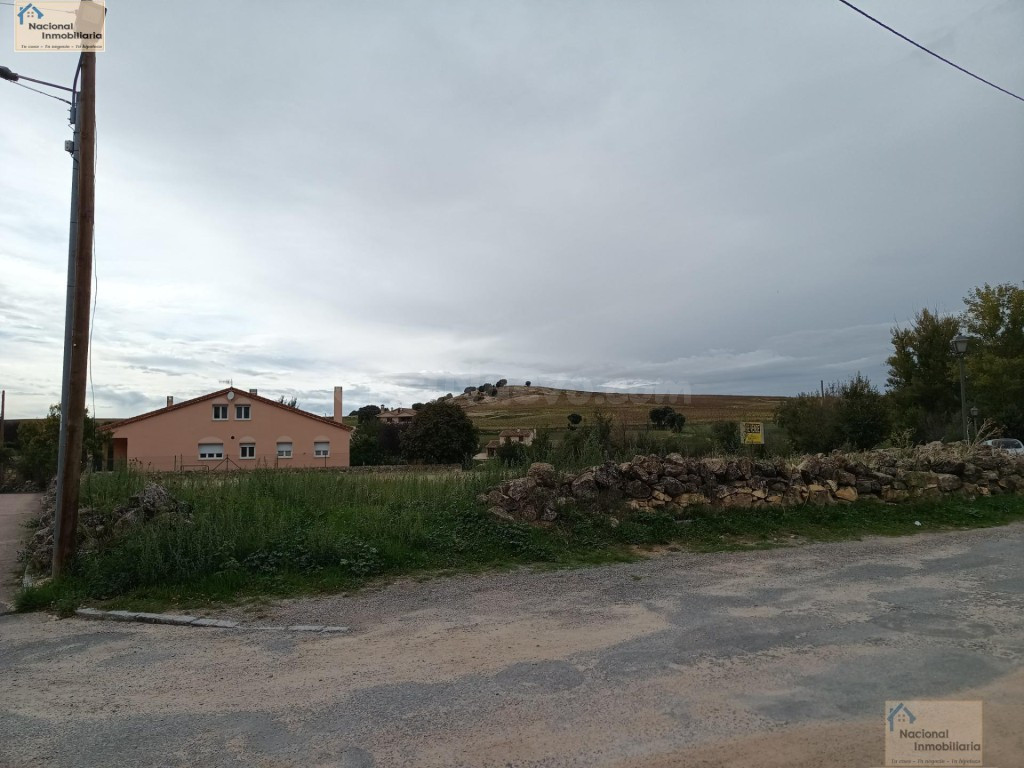 Suelo urbanizable en Venta en Valdevacas Y Guijar Segovia - foto 3