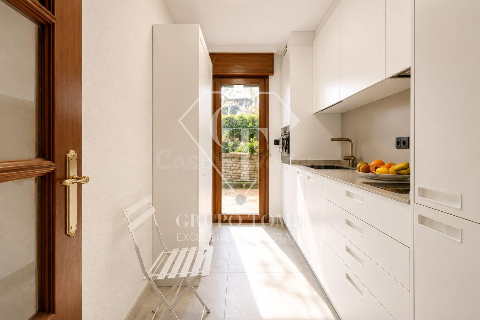 Amplia vivienda en Aiete con una excepcional terraza de 328  - foto 5