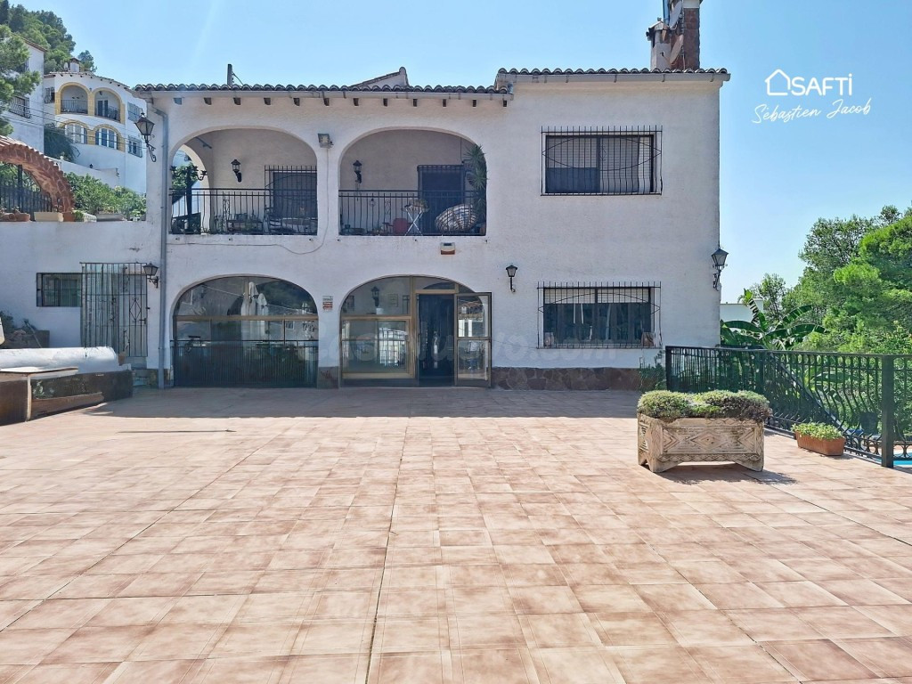 Edificio compuesto de un restaurante y 2 viviendas - foto 5
