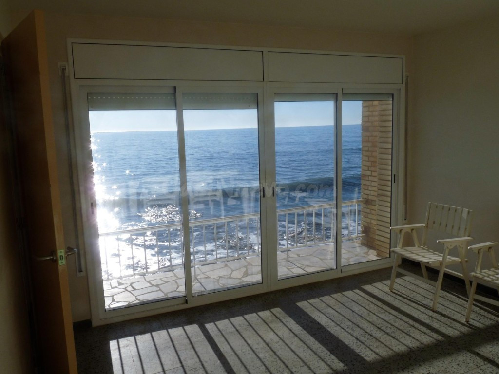 EXCLUSIVA VILLA A LA ORILLA DEL MAR! Oportunidad. - foto 3