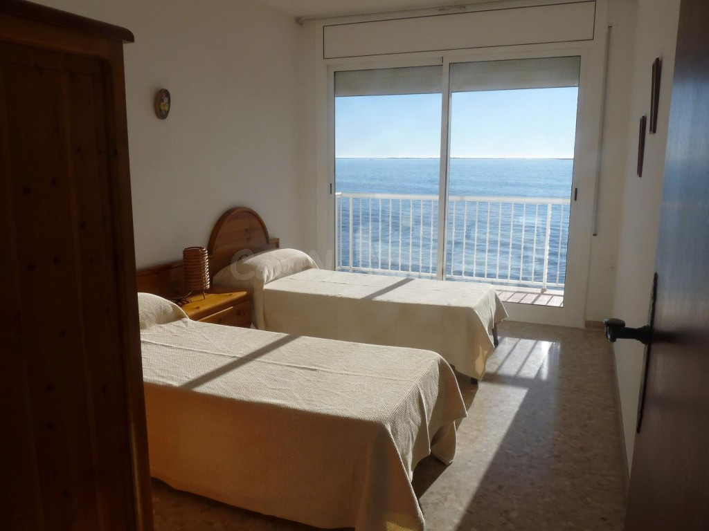 EXCLUSIVA VILLA A LA ORILLA DEL MAR! Oportunidad. - foto 4