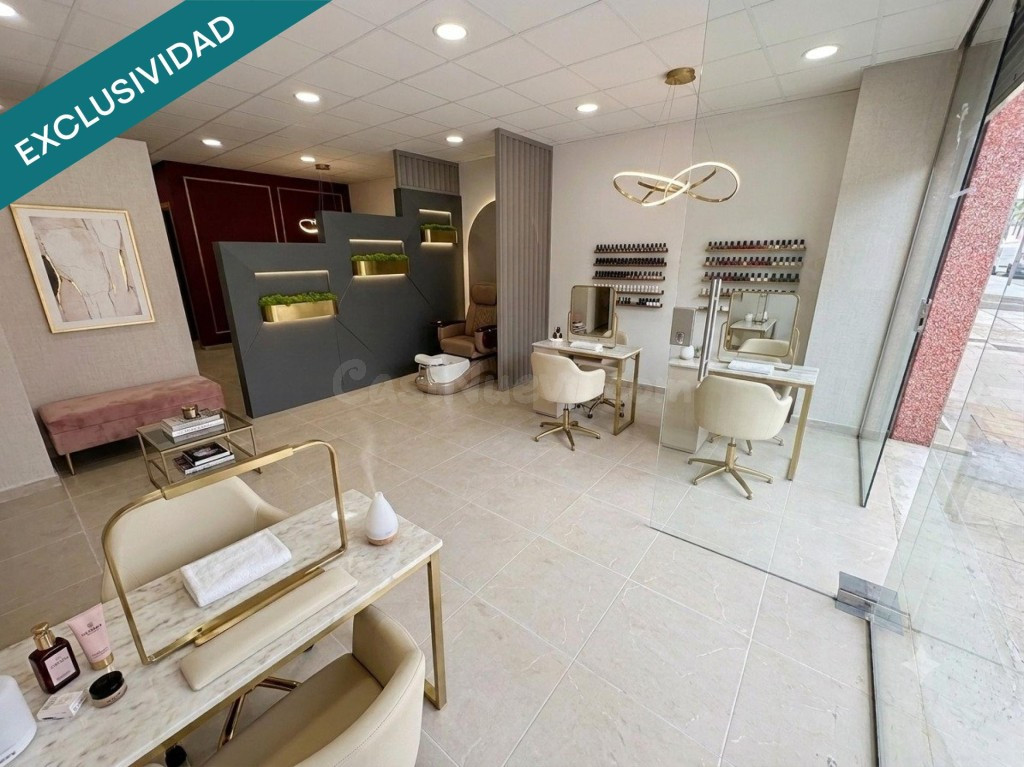 Local 64m² con aseo y despacho, garaje incluido