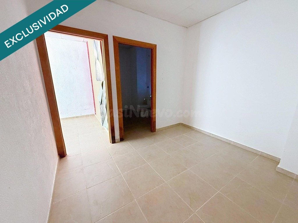 Local 64m² con aseo y despacho, garaje incluido - foto 3