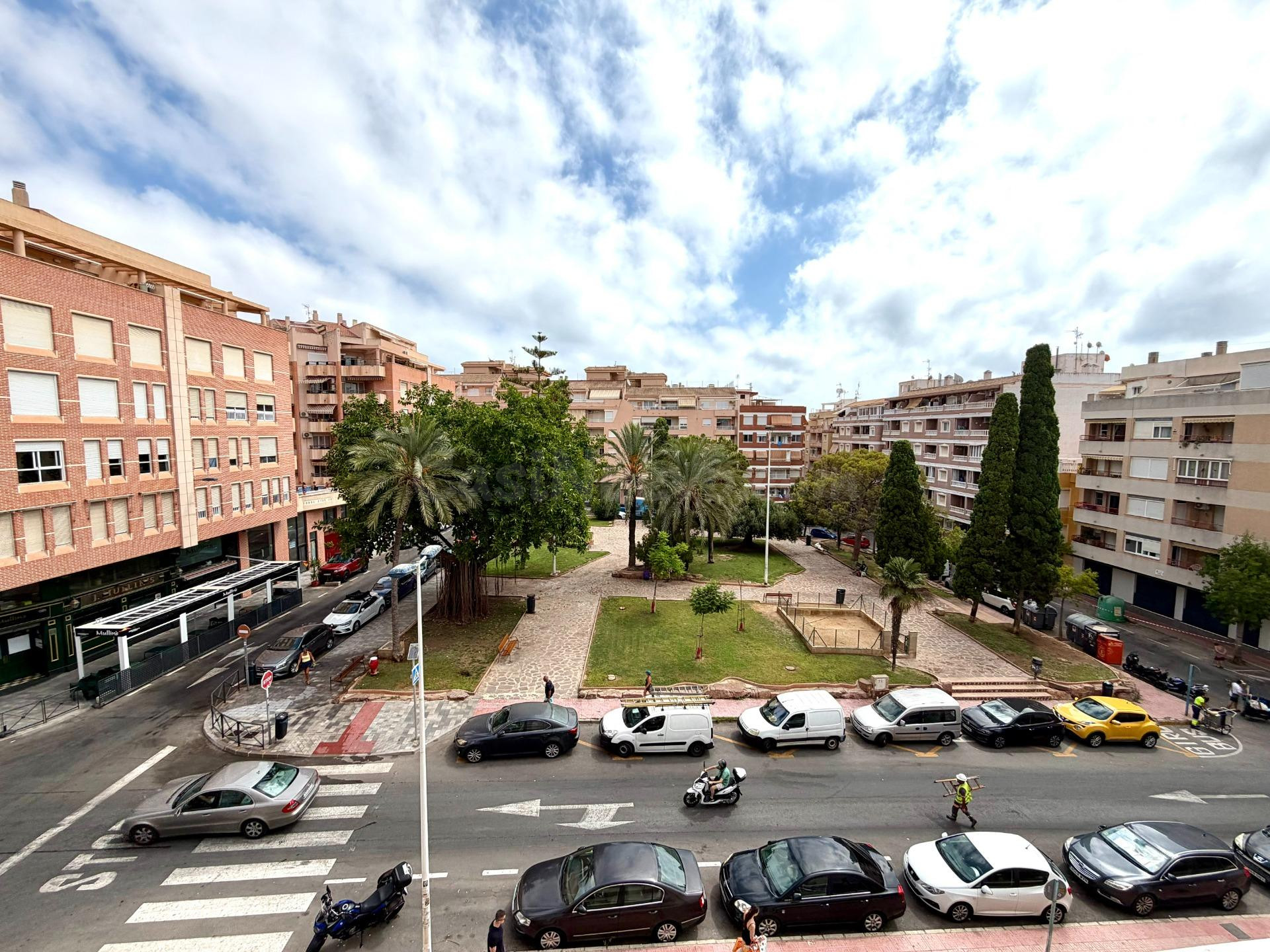 Amplio apartamento en alquiler a solo 250 metros de la Playa del Cura - foto 2