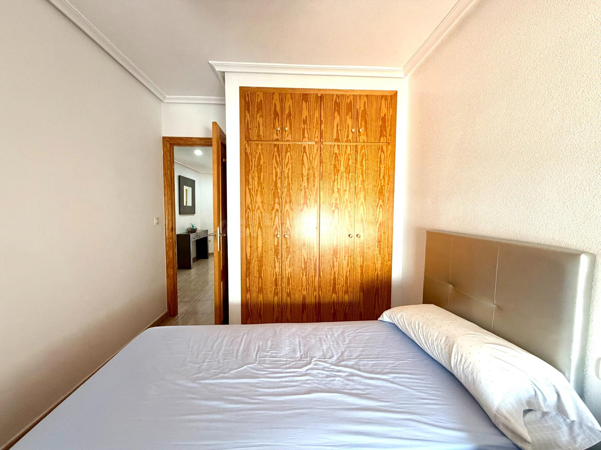 Amplio apartamento en alquiler a solo 250 metros de la Playa del Cura - foto 3