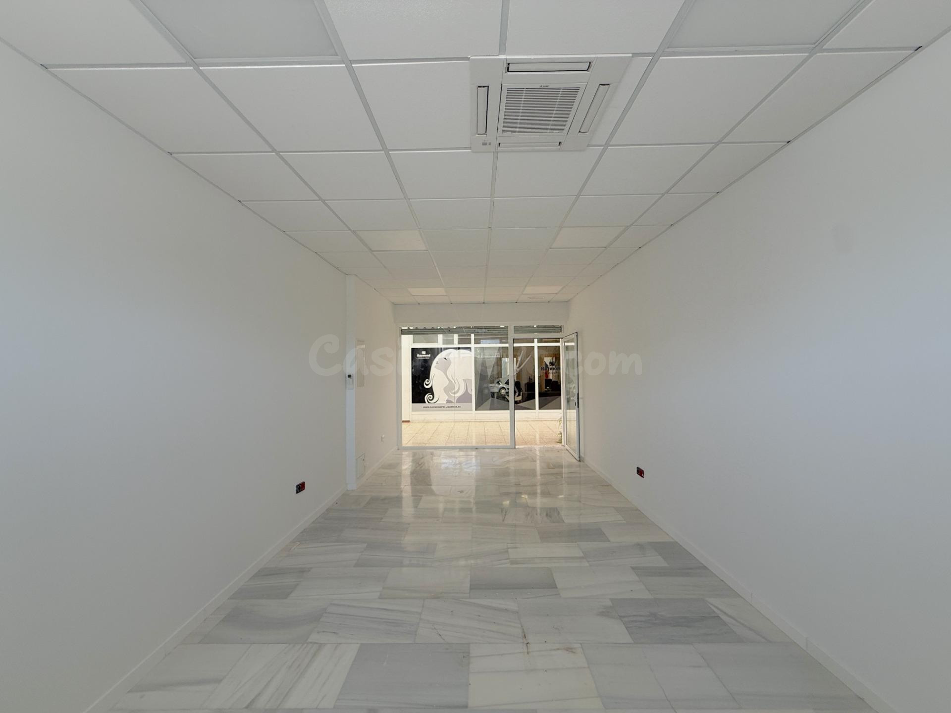 ^^LOCAL COMERCIAL REFORMADO CON GRAN ESCAPARATE Y MÚLTIPLES  - foto 3