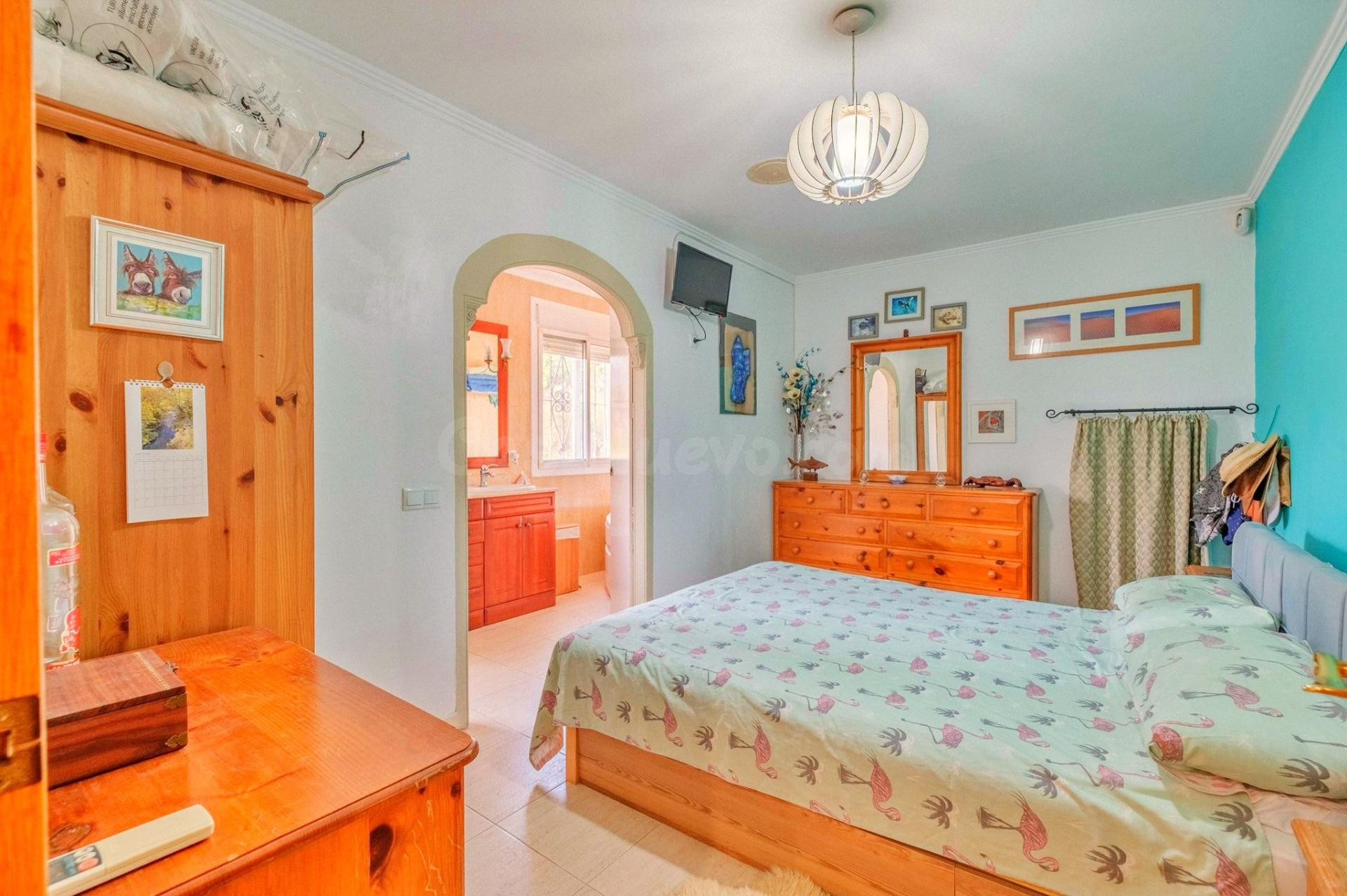 Precioso chalet en Roquetes - foto 3