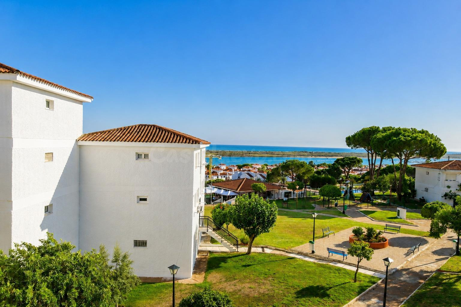 Apartamento reformado en El Rompido con vistas al pinar y río Piedra - foto 2
