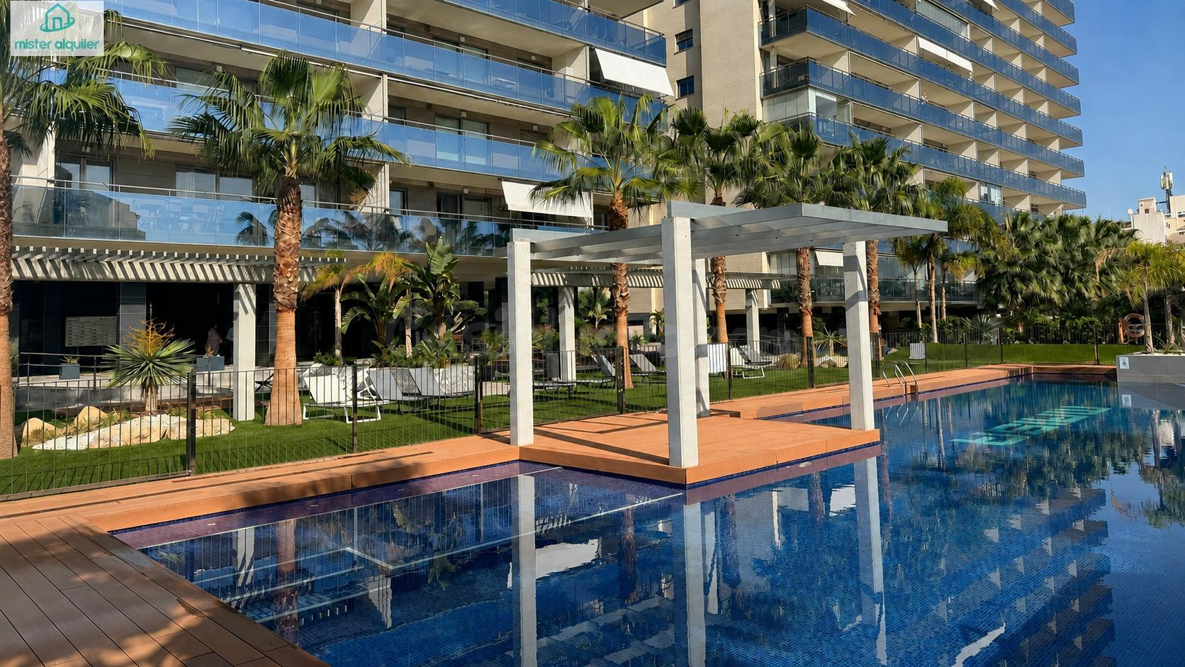 EXCLUSIVIDAD Y CONFORT EN LA PRESTIGIOSA URBANIZACIÓN ABEDULES