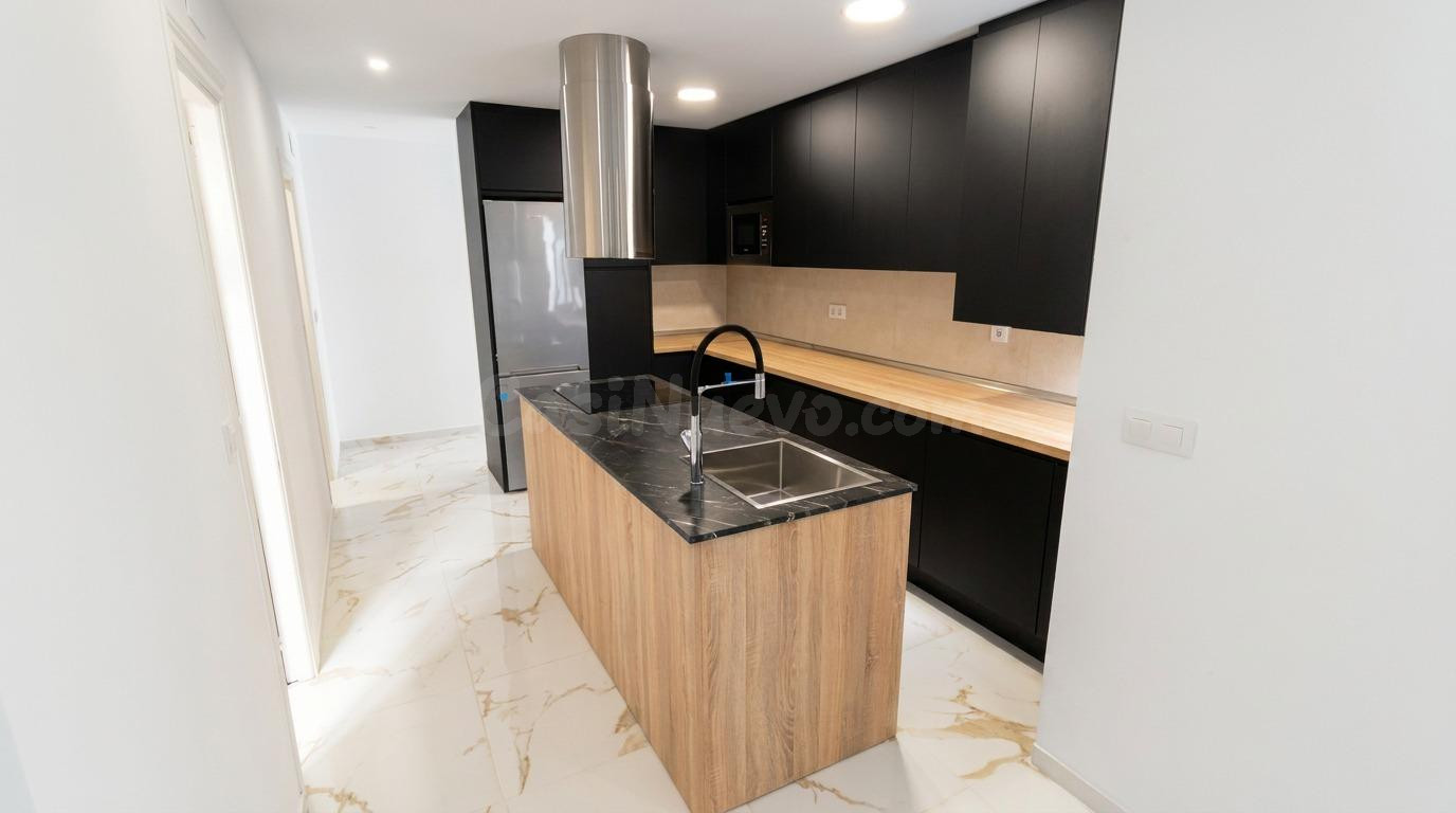 Alquiler de Piso Reformado de 3 Dormitorios en Zona Figares, Granada (Ref: DLR 1448)
