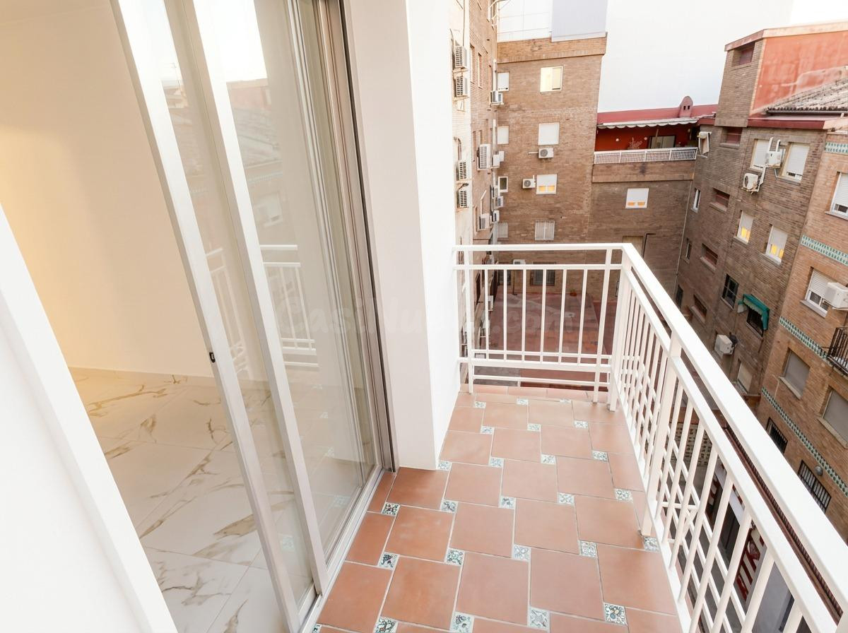 Alquiler de Piso Reformado de 3 Dormitorios en Zona Figares, - foto 3