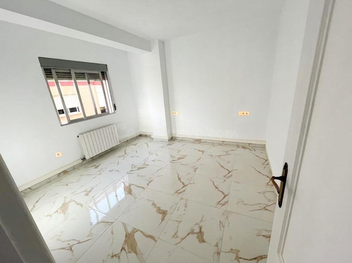 Alquiler de Piso Reformado de 3 Dormitorios en Zona Figares, - foto 4