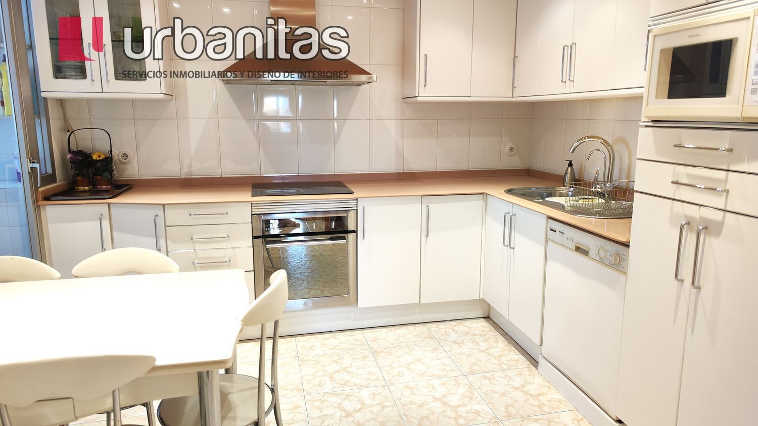 Luminosa y amplia vivienda junto a Ronda de Levante y La Merced