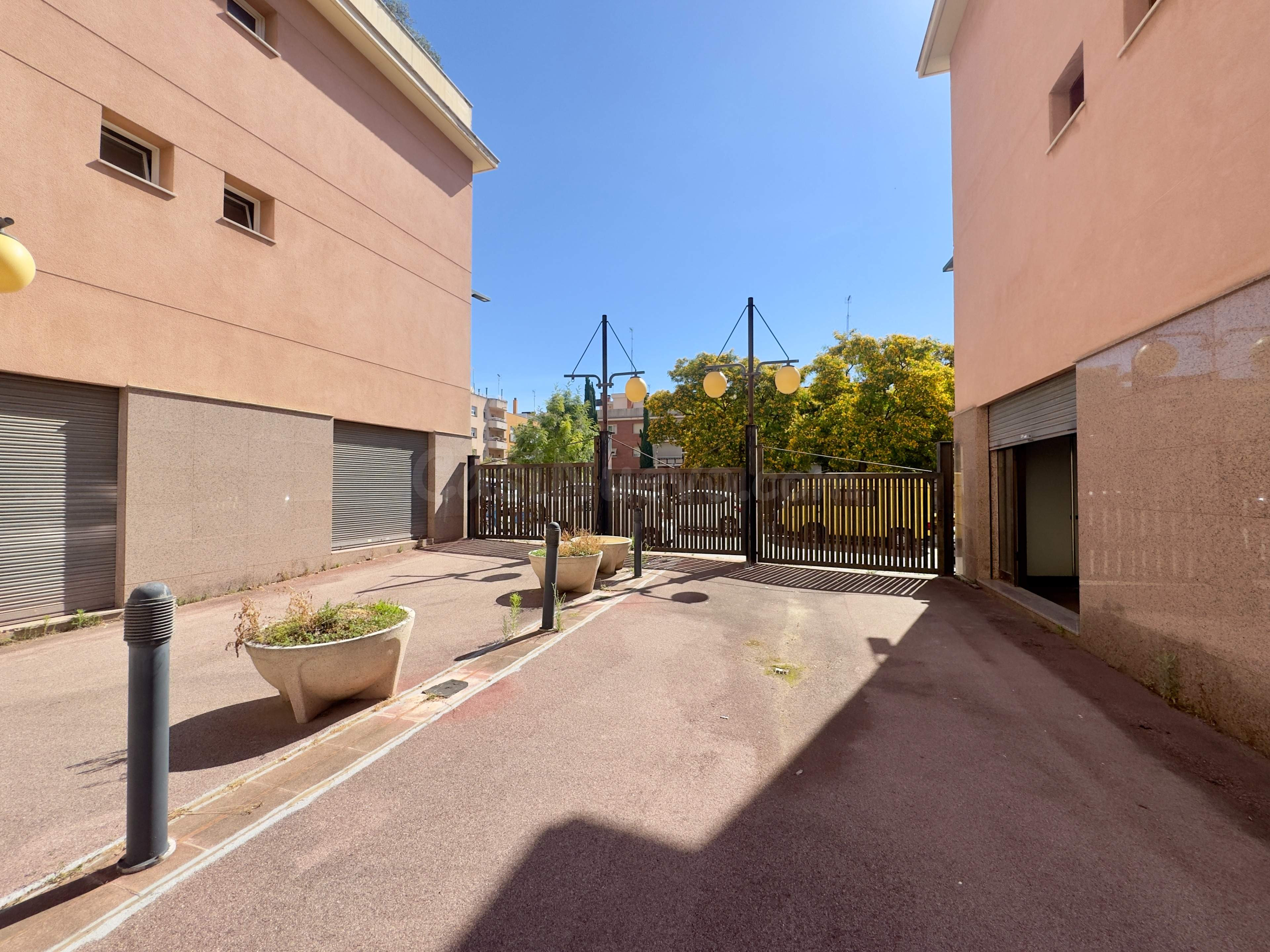 Gran oportunidad de inversión en Mataró – Local con proyecto - foto 3