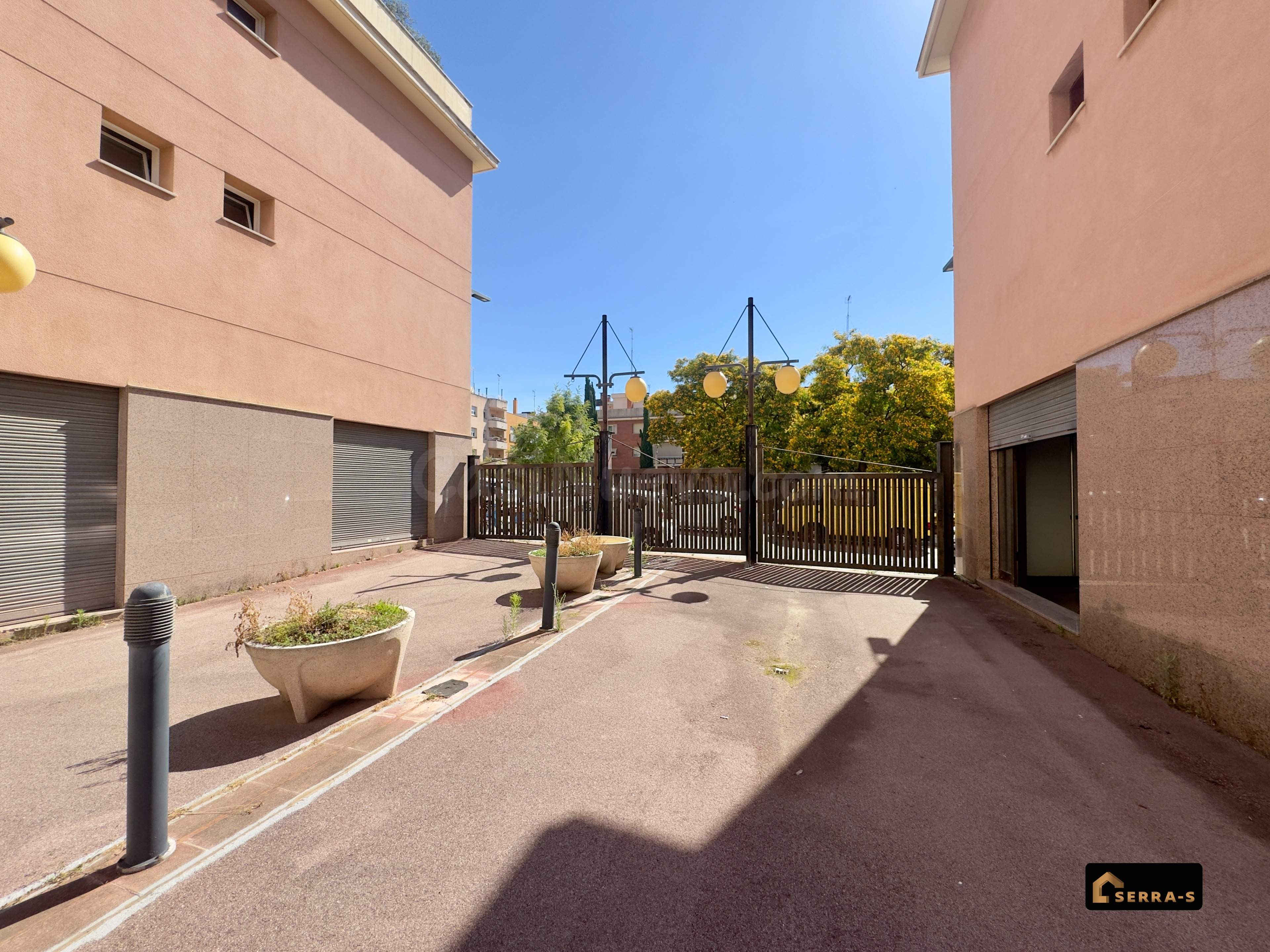 Gran oportunidad de inversión en Mataró – Local con proyecto - foto 3