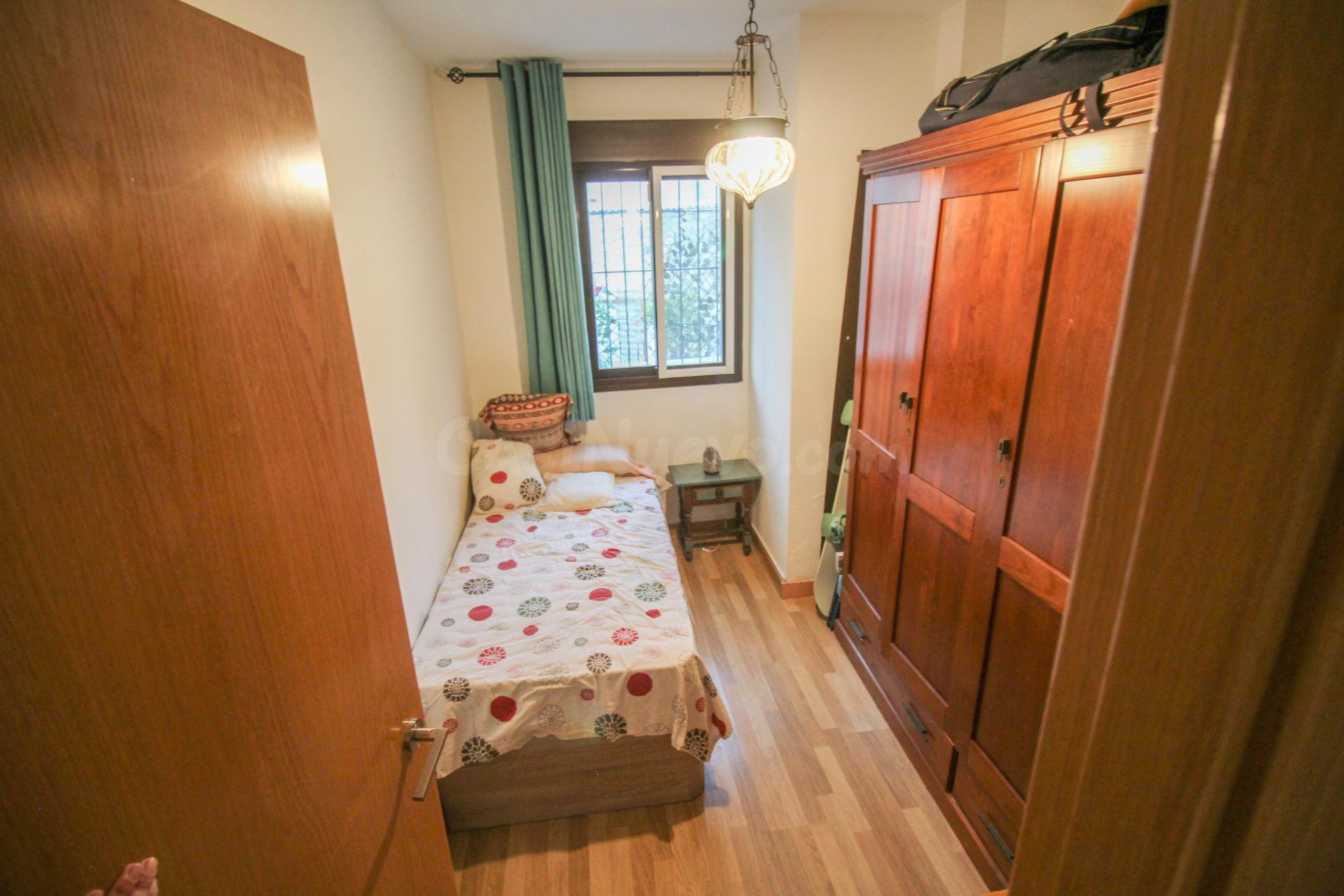 Acogedor piso de 2 dormitorios con piscina, terraza y vistas - foto 5